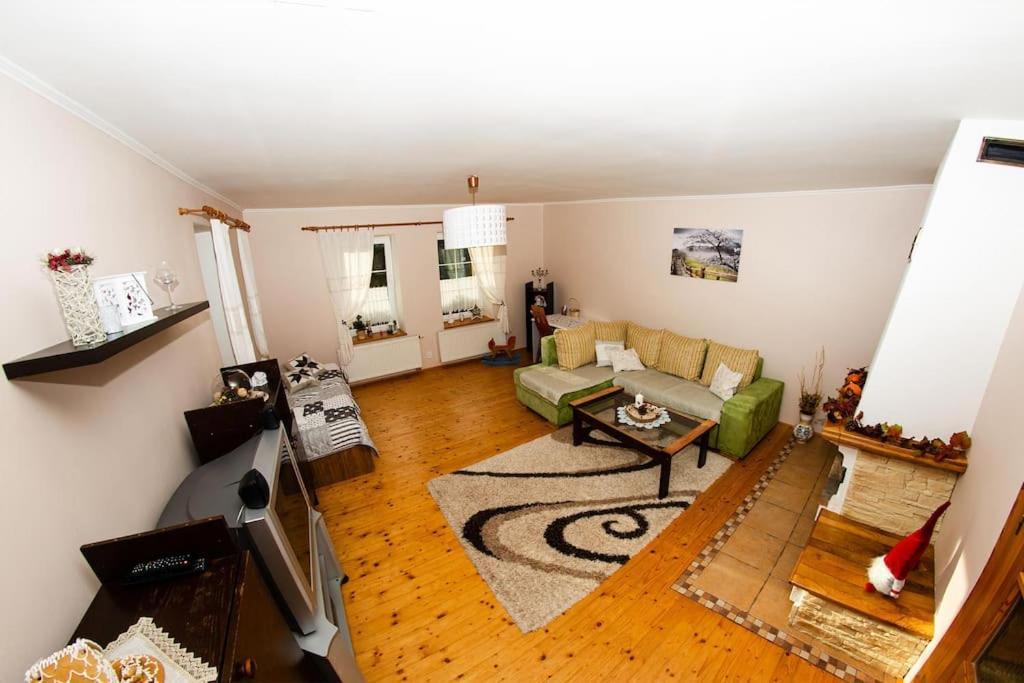 Zlty Domcek - Apartman Svabovce Zewnętrze zdjęcie