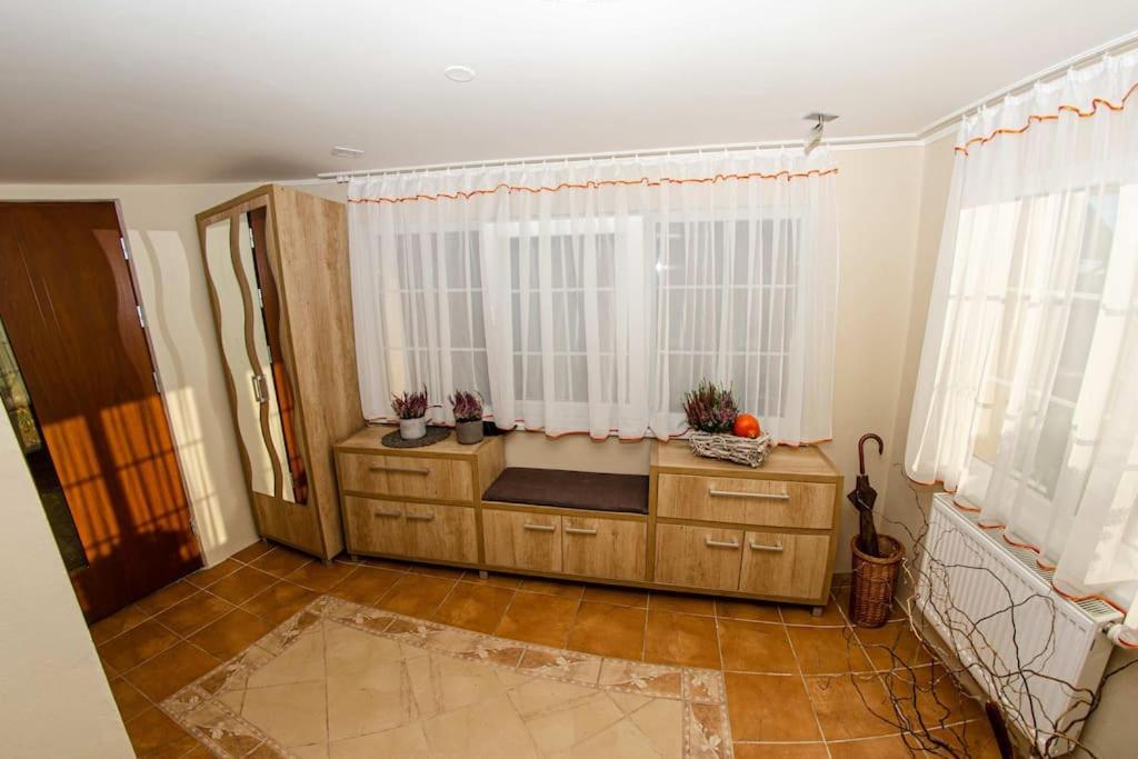 Zlty Domcek - Apartman Svabovce Zewnętrze zdjęcie
